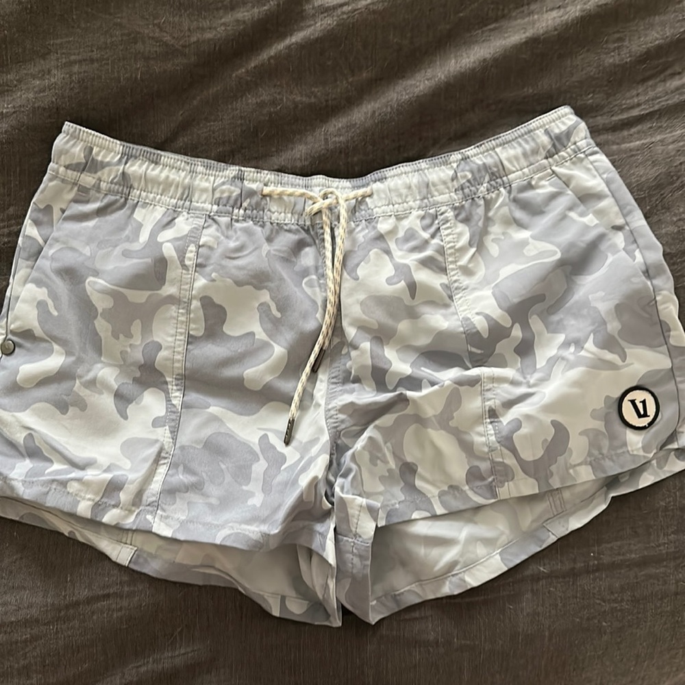 Vuori Women's Sunwashed Short in gray camo